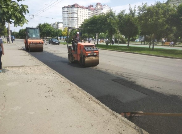 Important pentru șoferi și pietoni: Continuă lucrările de plombare a străzilor din capitală. Ce drumuri sunt reparate astăzi, 15 iulie